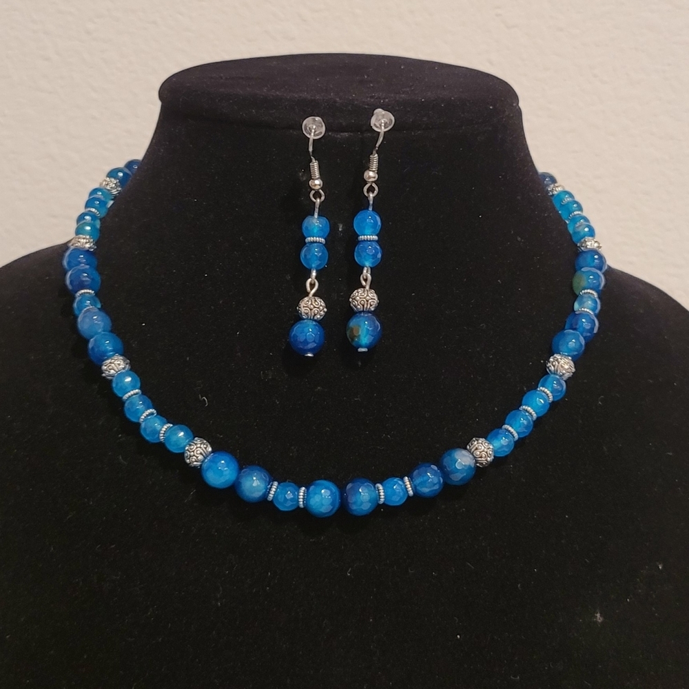Two tone Blue Necklace matching Earings, New